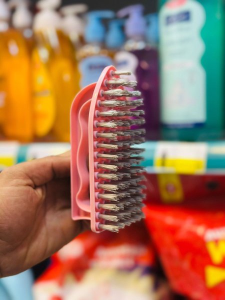 فرشاة سجاد صغيرة